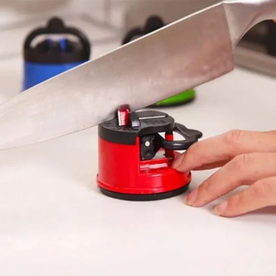 aiguiseur couteau personne qui affute un couteau