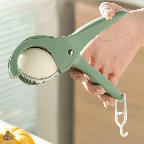 coupe legumes tranchage d'un oeuf