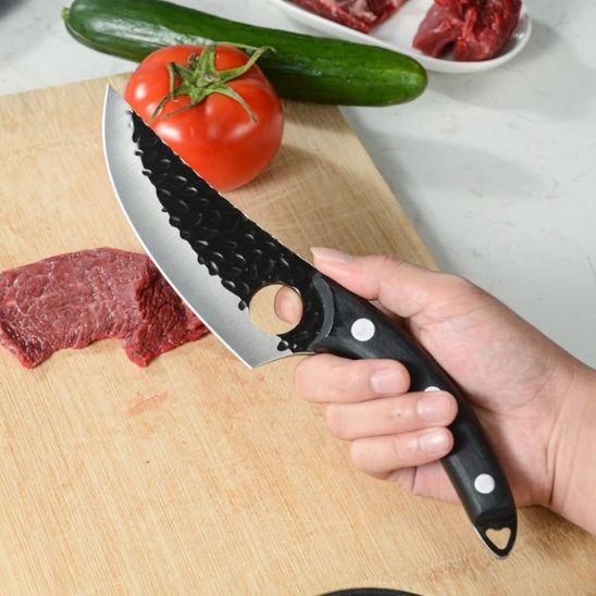 couteau à désosser placement de la main sur le couteau