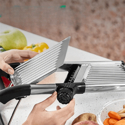 mandoline japonaise démonstration du réglage de la lame