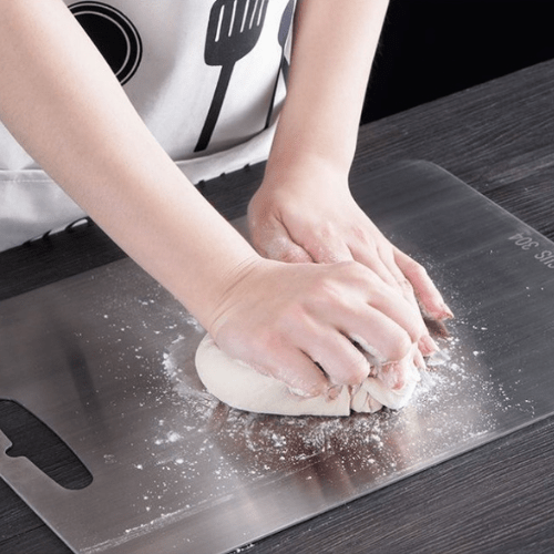 planche à découper pétrissage de pâte
