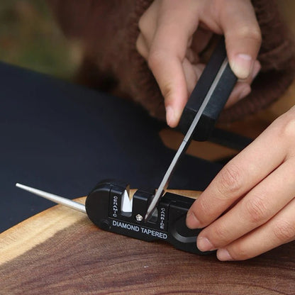 aiguiseur couteau personne affutant un couteau dans un segment