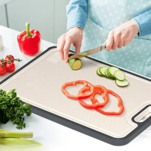 Planche à découper coupe de légumes côté paille de blé