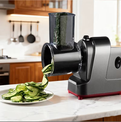 râpe à légumes électrique avec concombre tranché